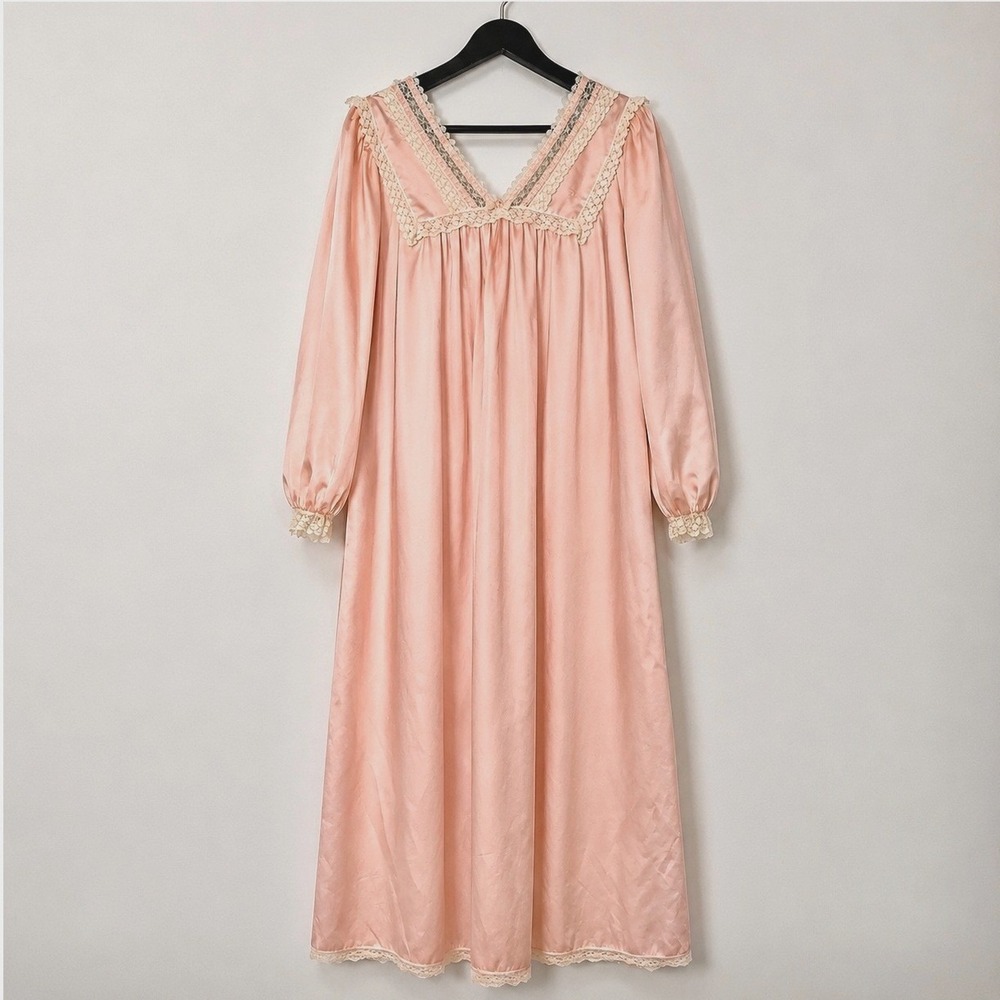 Vintage Christian Dior Peach Pink Satin Lace M Nightgown Long Sleeve Made in USA